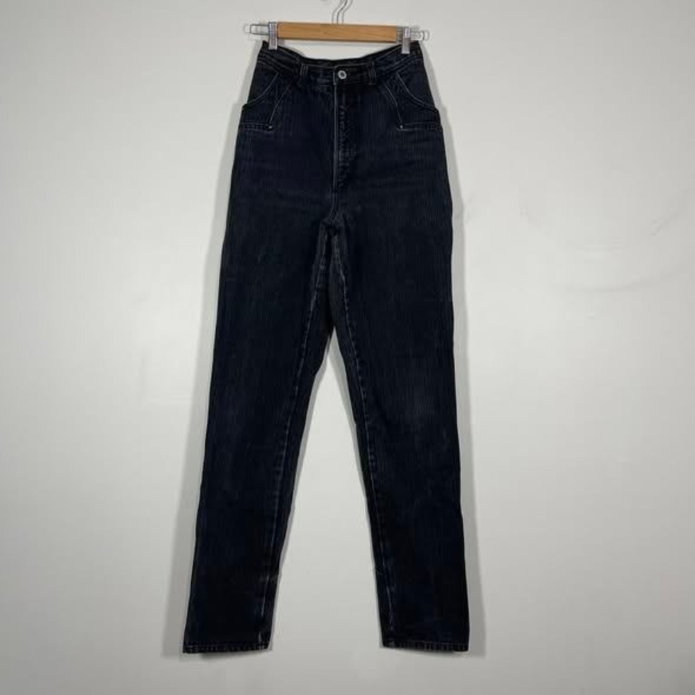 High-Rise Black Women's Jeans - Classic Slim Fit